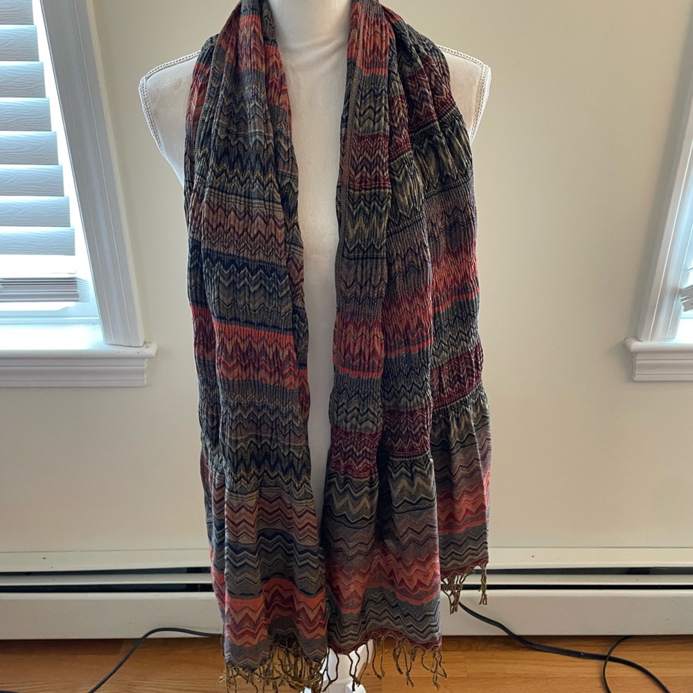 Multicolor Chevron Pattern Scarf - Picture 2 of 8